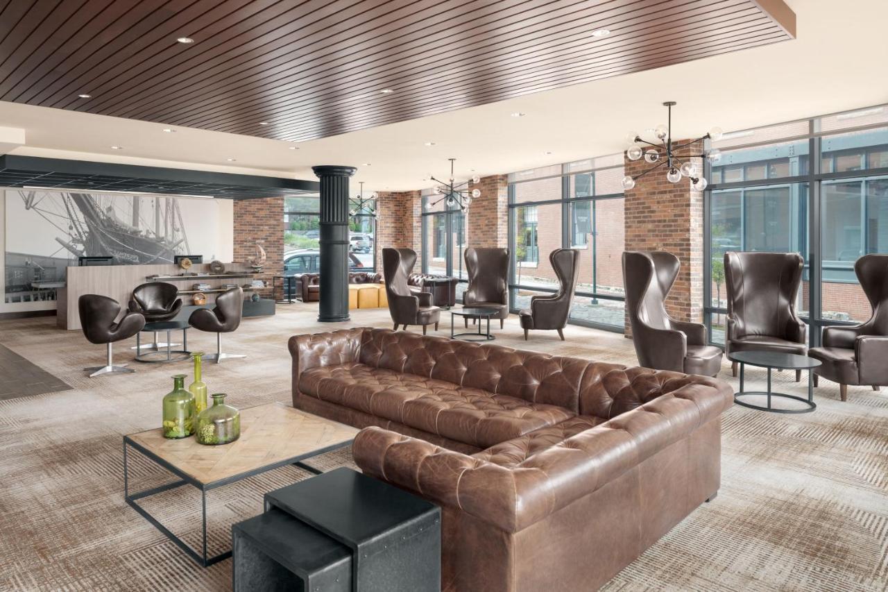 Courtyard By Marriott Portland Downtown/Waterfront Hotell Exteriör bild