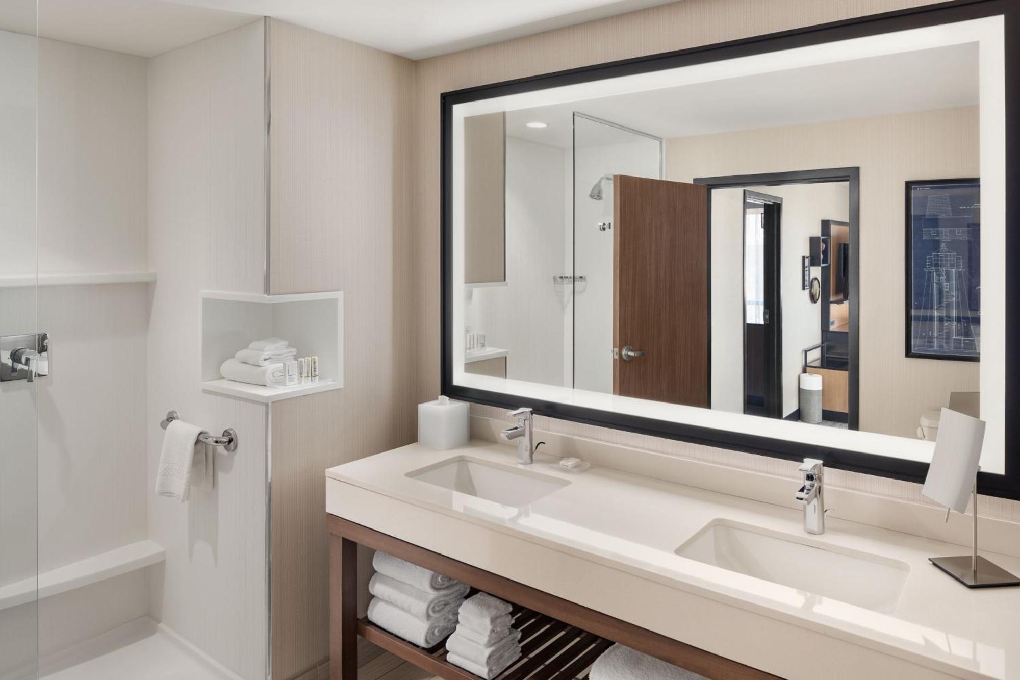 Courtyard By Marriott Portland Downtown/Waterfront Hotell Exteriör bild