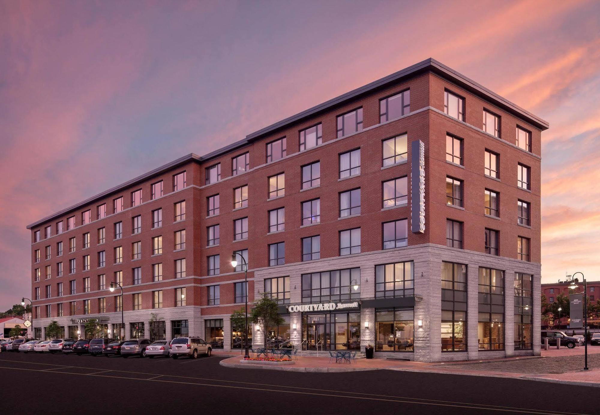 Courtyard By Marriott Portland Downtown/Waterfront Hotell Exteriör bild