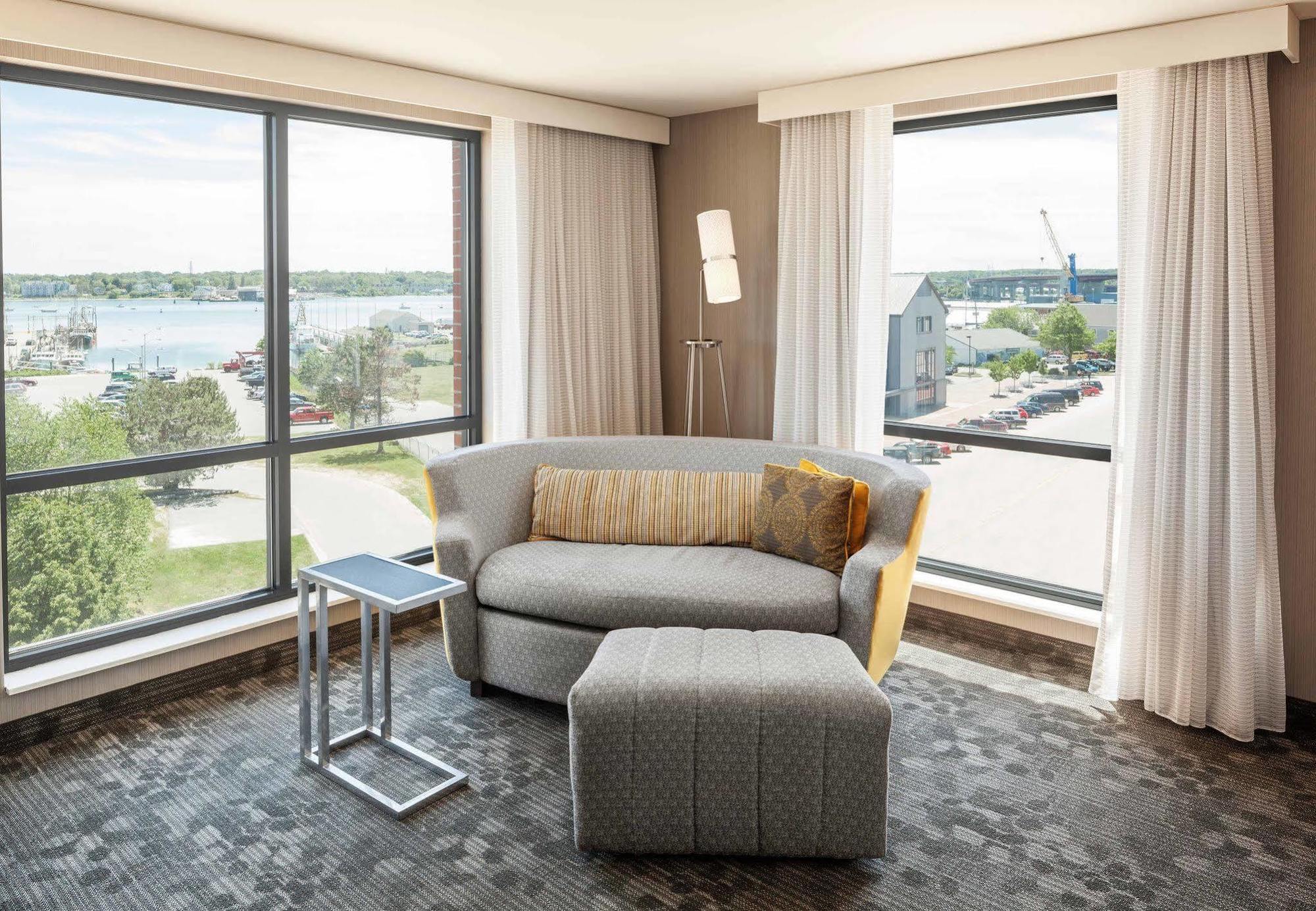 Courtyard By Marriott Portland Downtown/Waterfront Hotell Exteriör bild